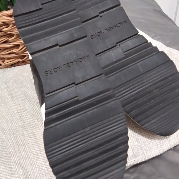 MICHAEL Michael Kors leather black and white  Allie Trainer size 6M - Picture 14 of 14